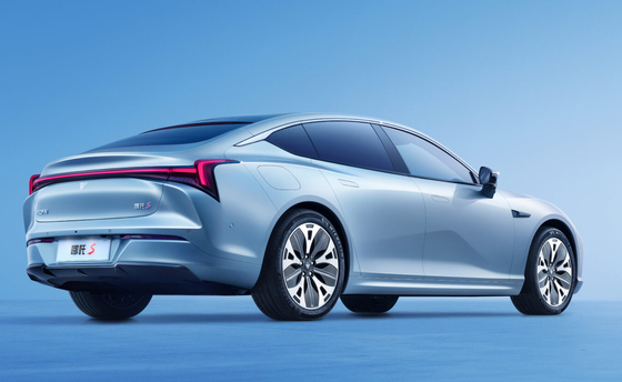 170kw EV ইলেকট্রিক কার 4 আসনের ইলেকট্রিক স্পোর্টস কার 715km সহ্য ক্ষমতা