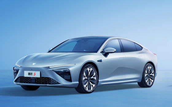 170kw EV ইলেকট্রিক কার 4 আসনের ইলেকট্রিক স্পোর্টস কার 715km সহ্য ক্ষমতা